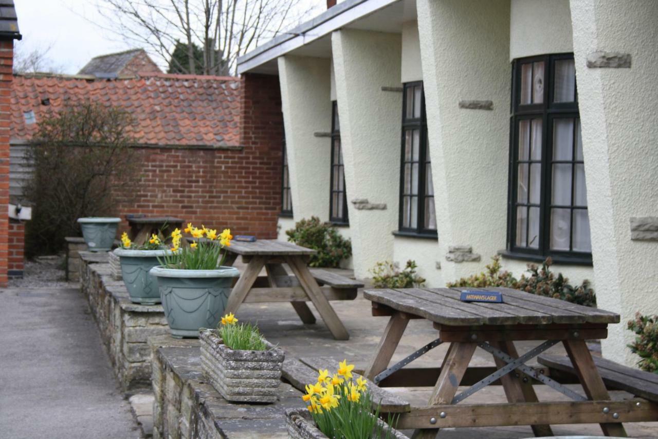 The Feathers Pocklington Buitenkant foto